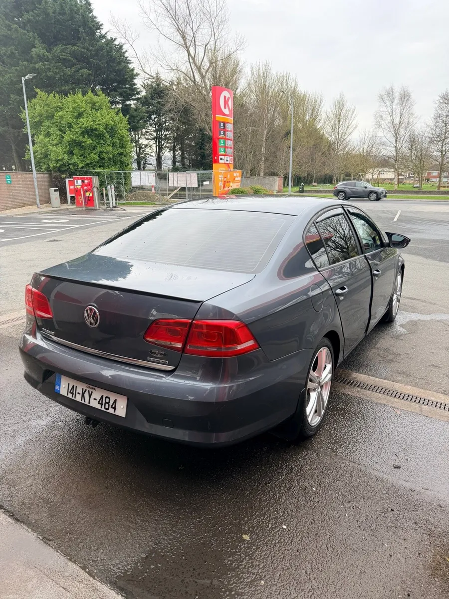 Volkswagen Passat blue motion - Image 3