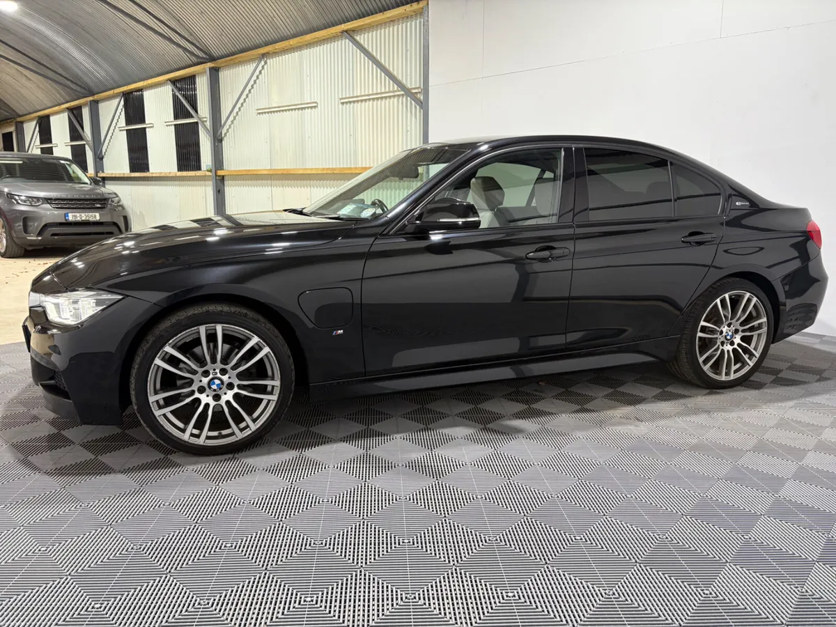 2019 BMW 330E M Sport Plug In Hybrid 74,000 KM - Image 5