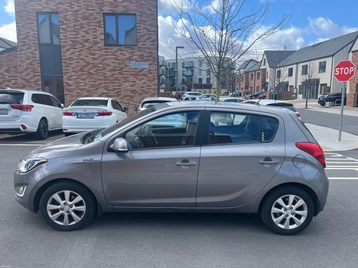 Hyundai i20 2014 - Image 2