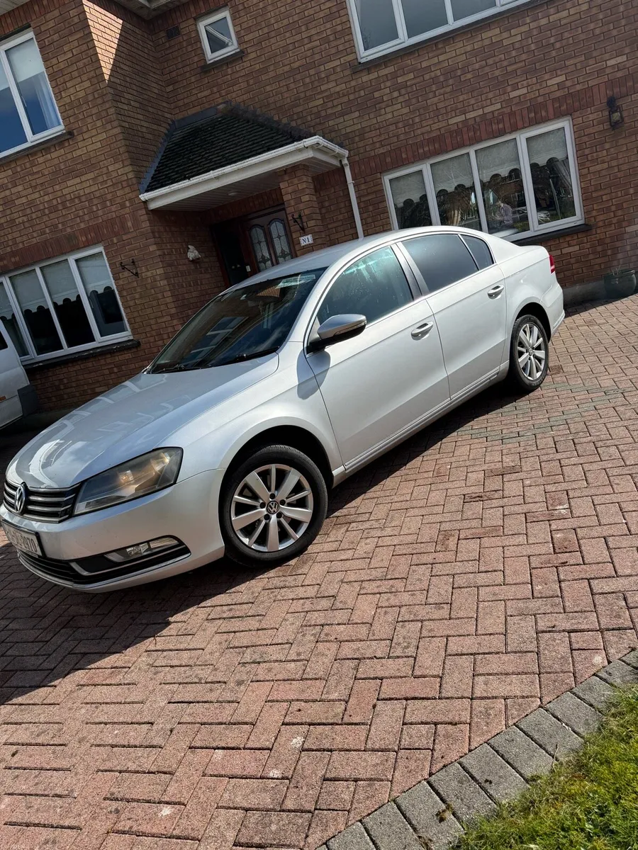 2011 Volkswagen Passat 2.0 TDI - Image 3