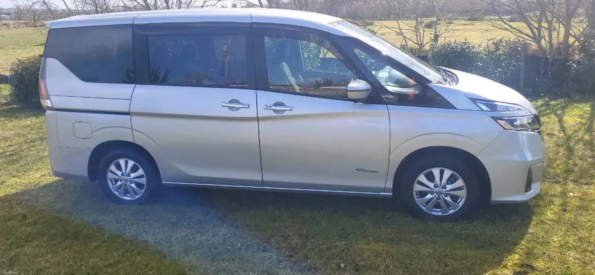 171  Nissan SERENA HYBRID 8 seats auto price 14550 - Image 2