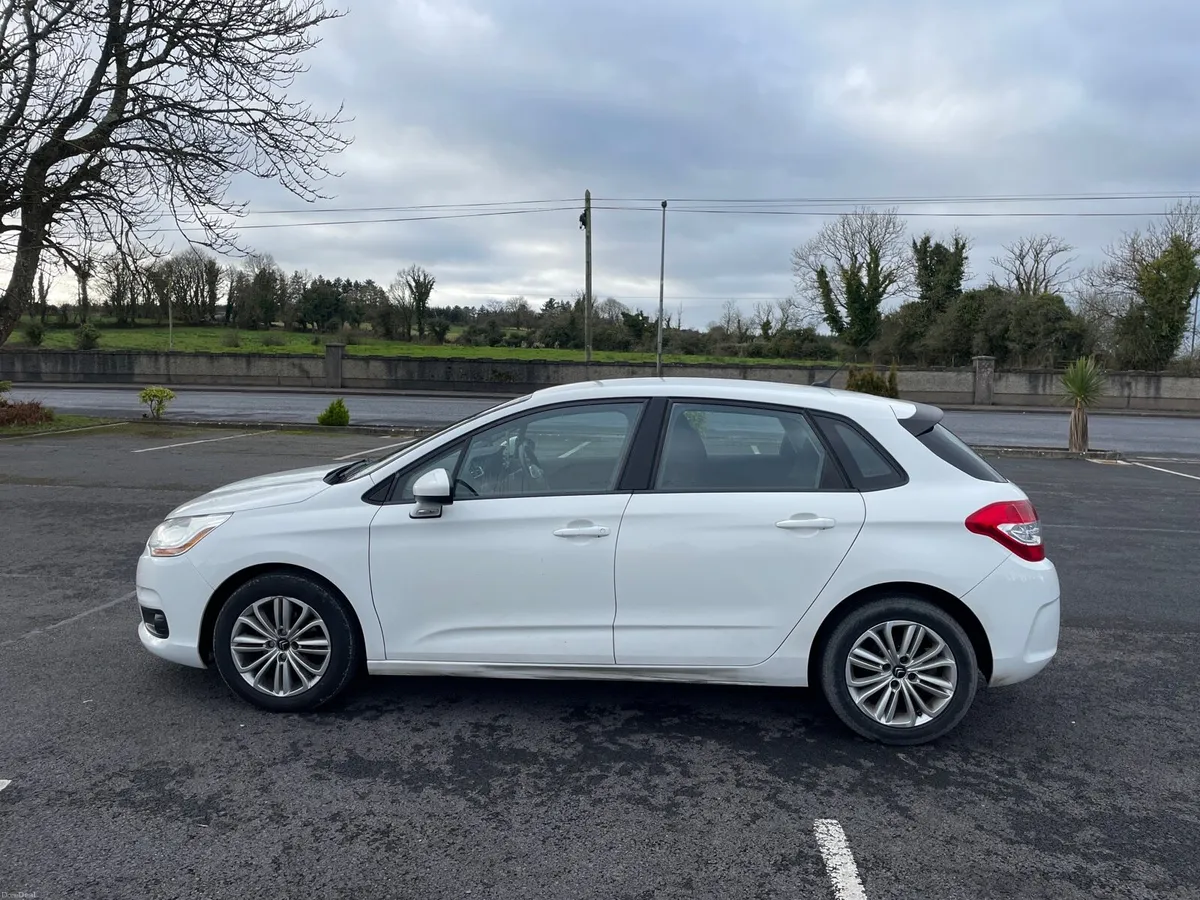 CITROEN C4 HDI 90 CONNECTED 4DR - Image 2