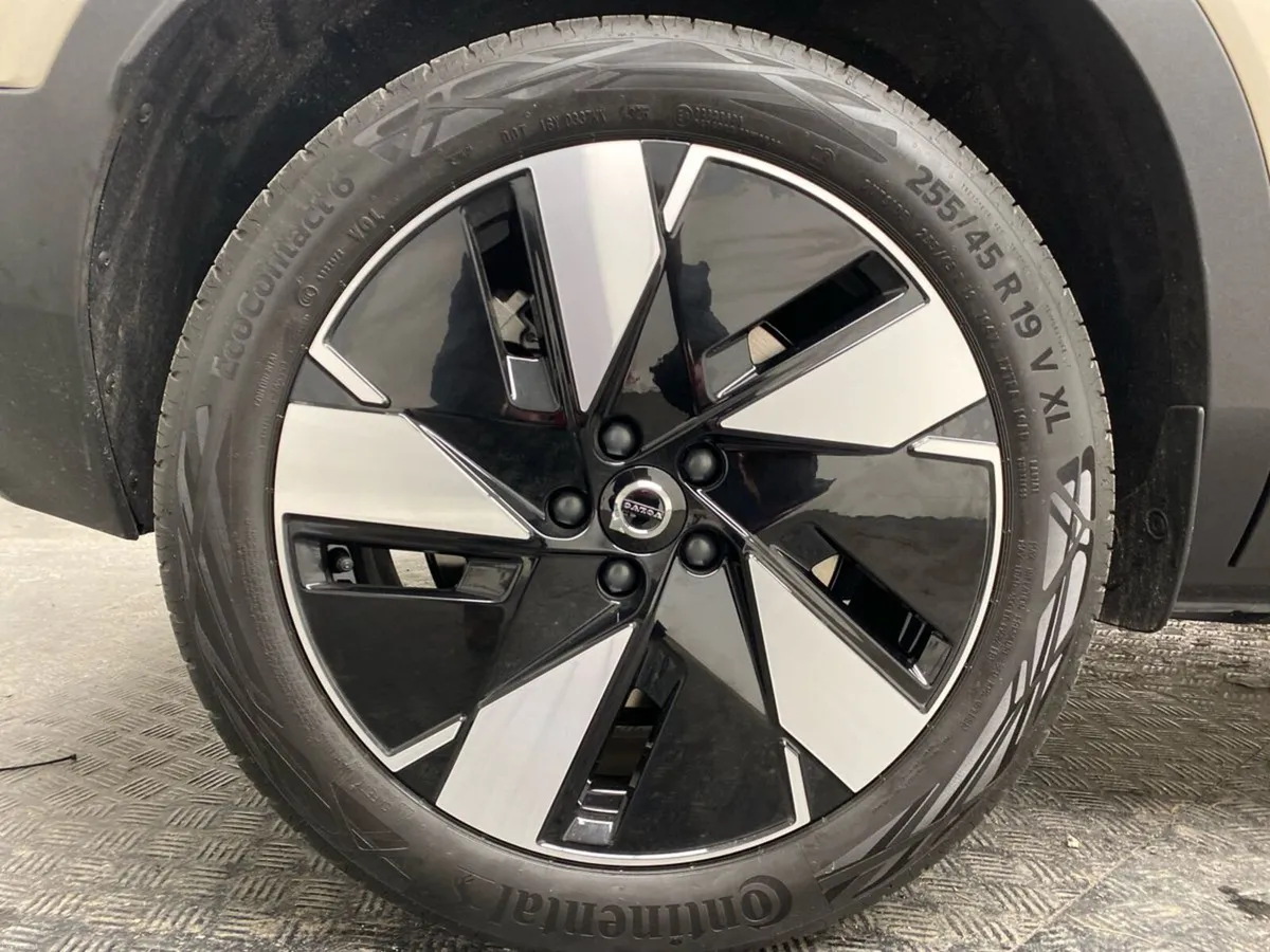 Volvo EX40 Avalible to order for 2027 SAND DUNNE E - Image 6