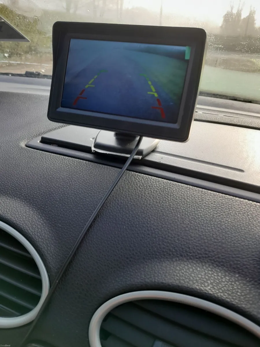 2006 Ford Focus  ghia automatic tax 07/26 - Image 2