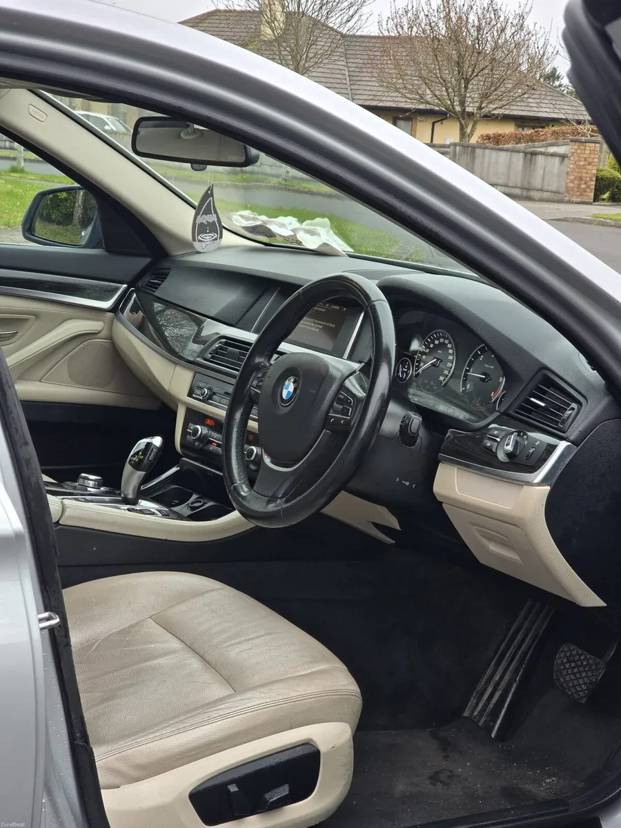 Automatic BMW 5 series 520 D  NCT 02/28 NO SWAP - Image 4