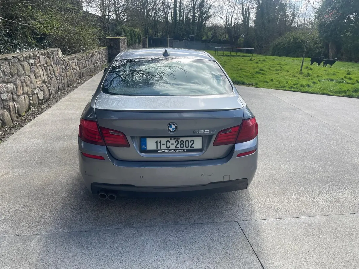 BMW 5-Series 2011 - Image 4