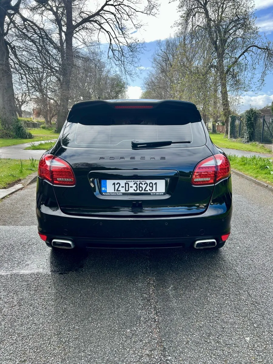 2012 Porsche Cayenne Diesel Spotless - Image 3