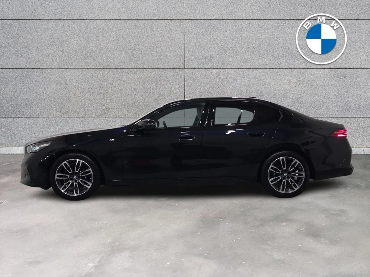 BMW 5-Series 520i M Sport Saloon - Image 4