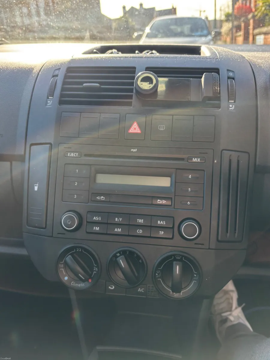 Volkswagen Polo 2008 - Image 2