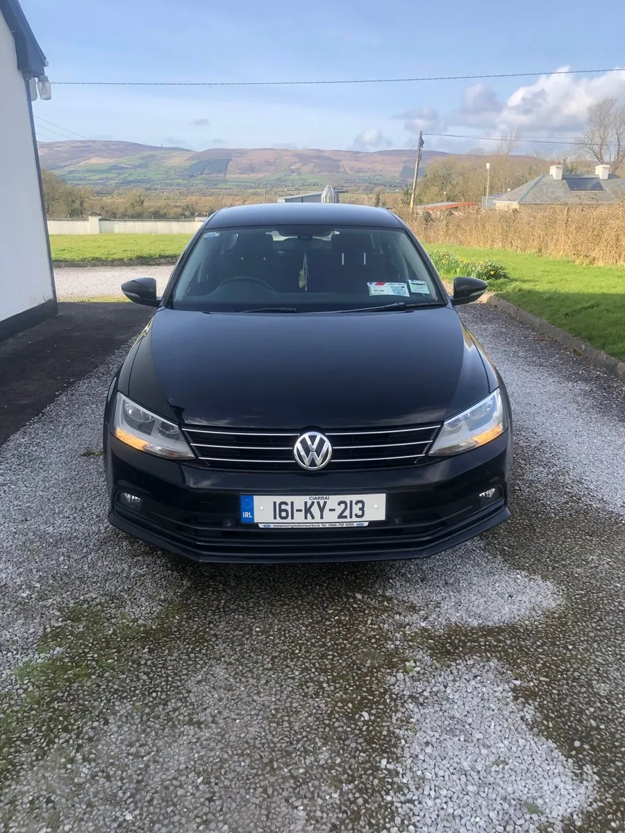 Volkswagen Jetta 2.0L - Image 2