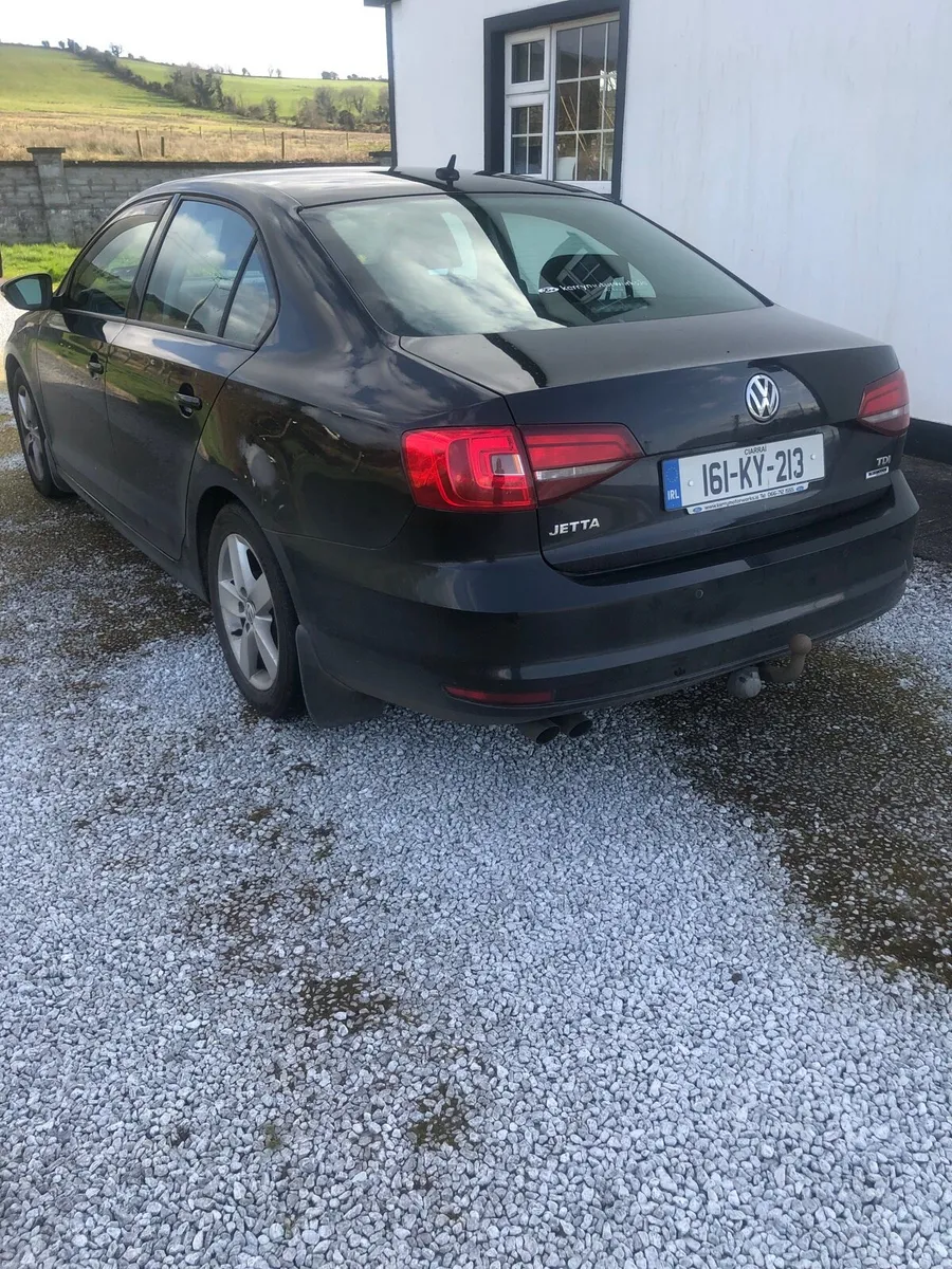 Volkswagen Jetta 2.0L - Image 4
