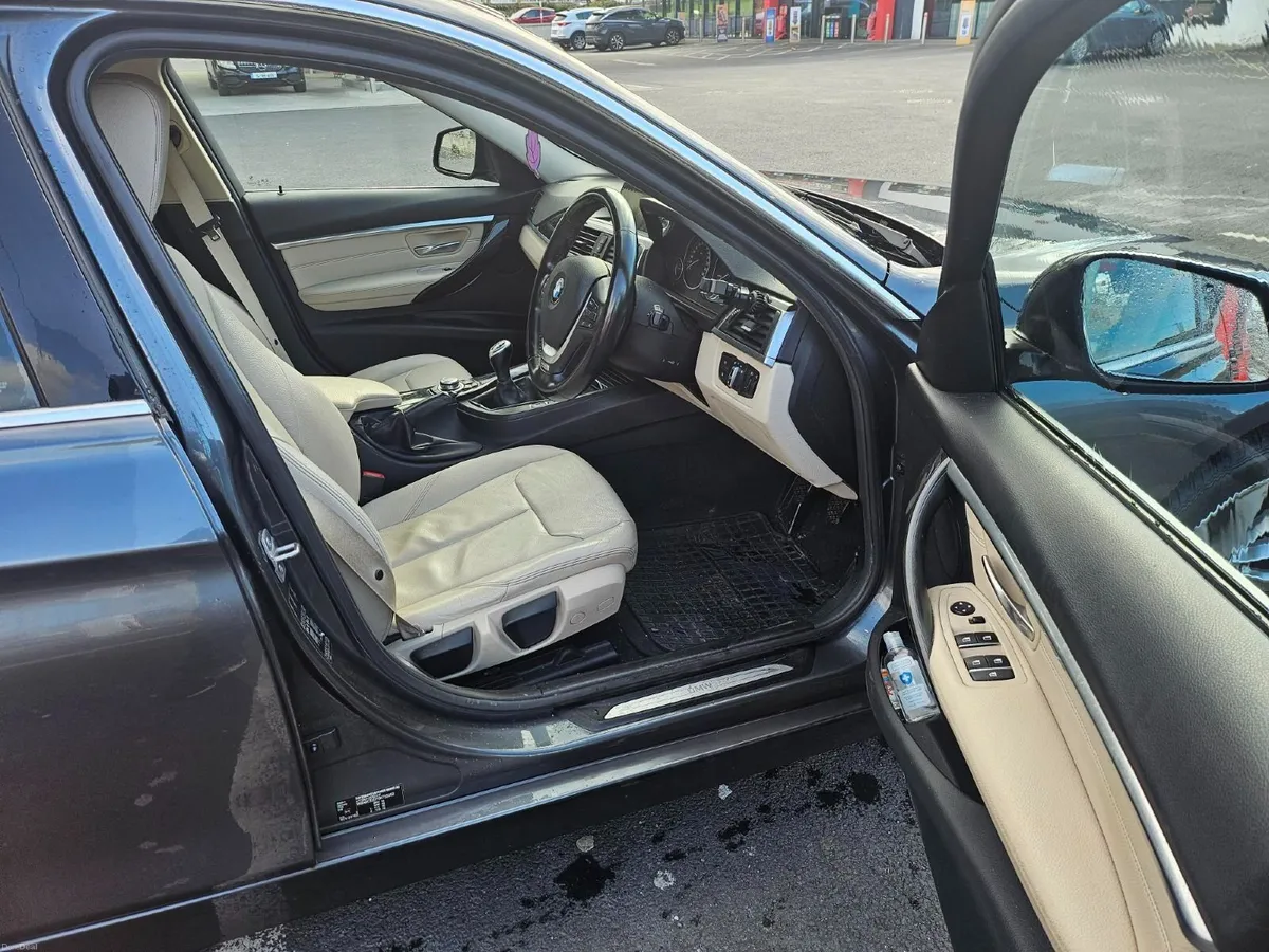 BMW 3-Series 2017 - Image 4