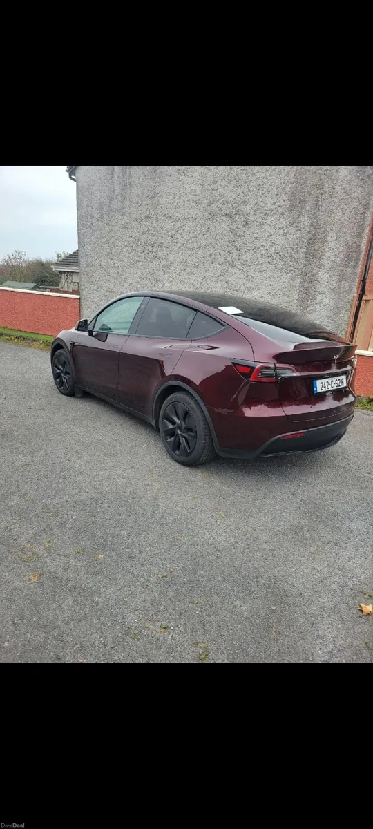 Tesla Model Y 2024 - Image 2