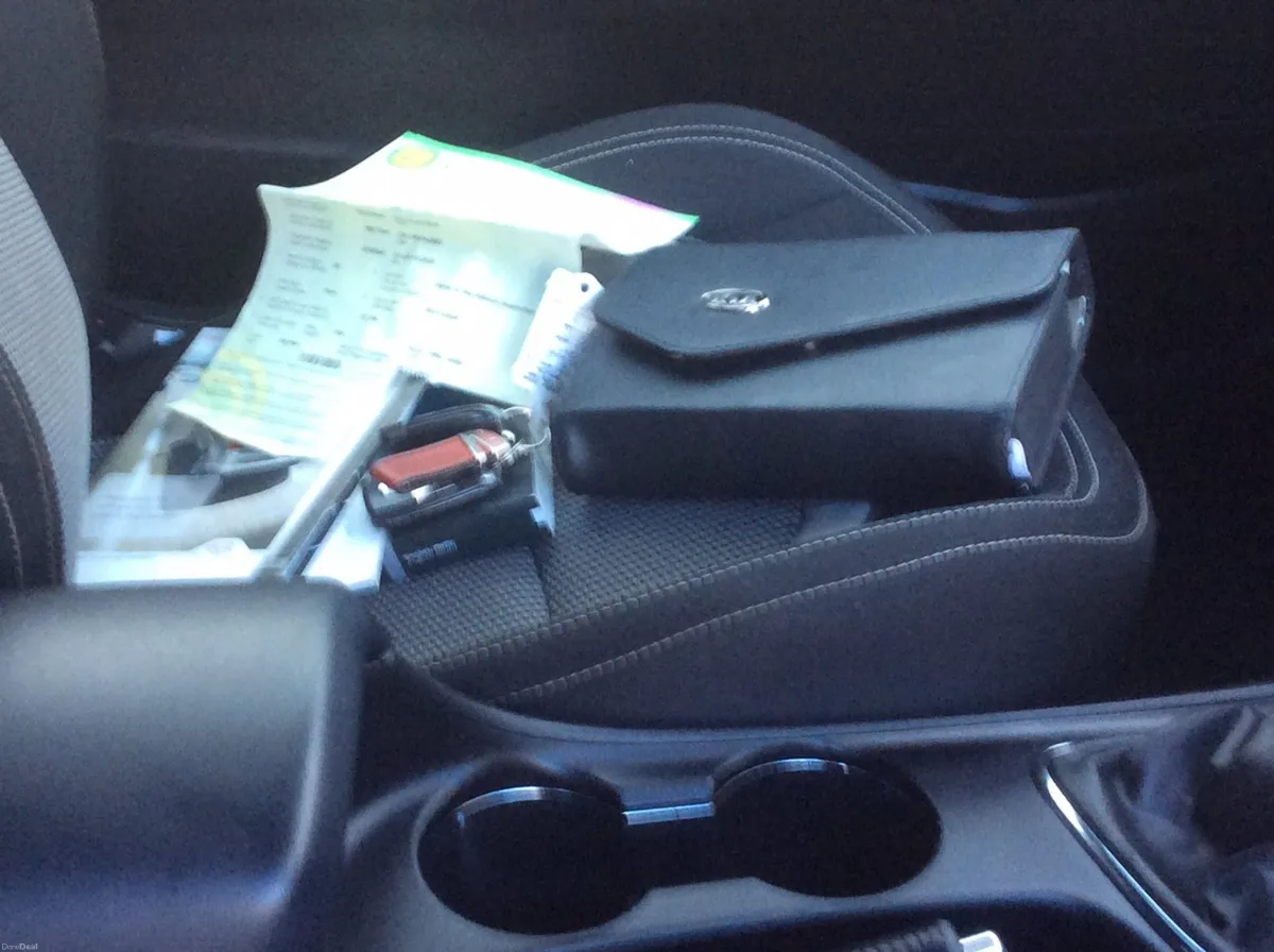 142 Kia ProCeed 1.6 EX 3DR - Image 4