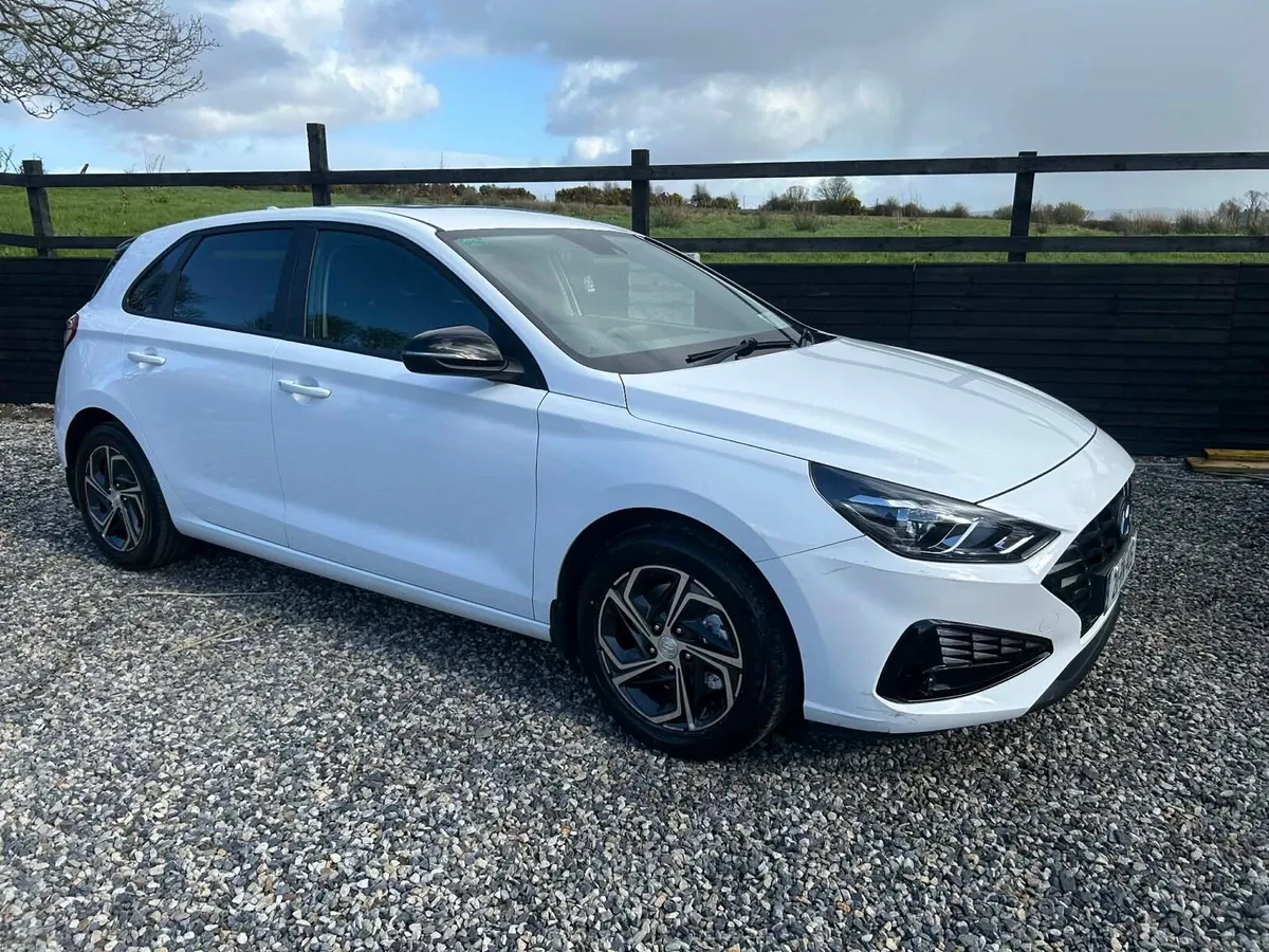 2021 HYUNDAI I30 DELUXE - Image 2