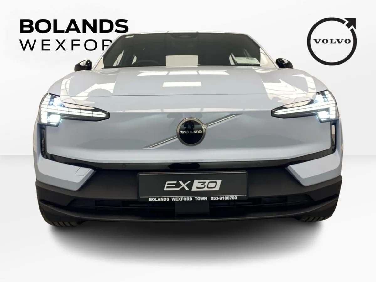 Volvo EX30 NEW CLOUD BLUE CORE - Image 3