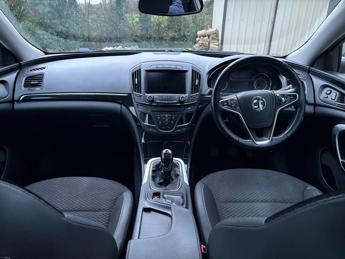 Vauxhall Insignia - Image 3