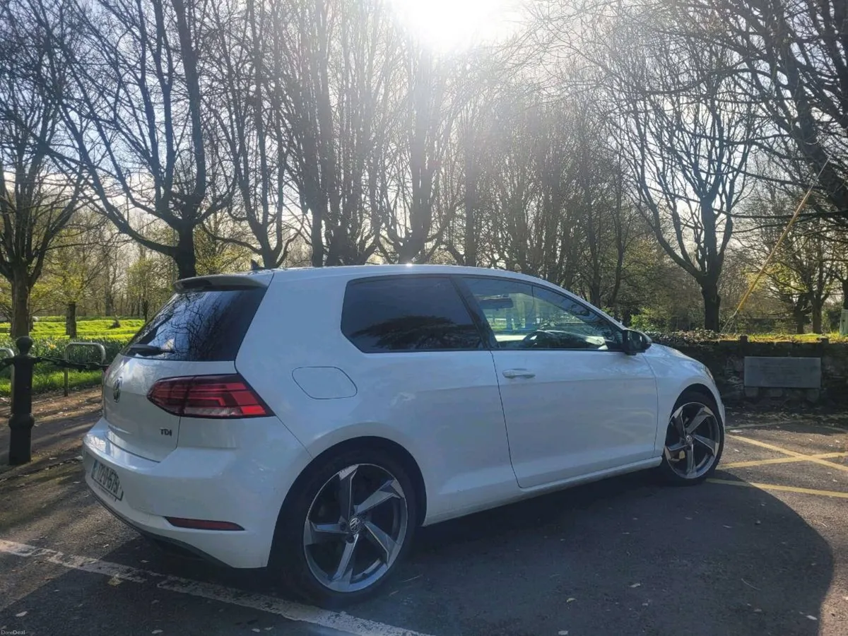Volkswagen Golf 1.6 TDI 115 HP Trendline (3 Doors) - Image 2