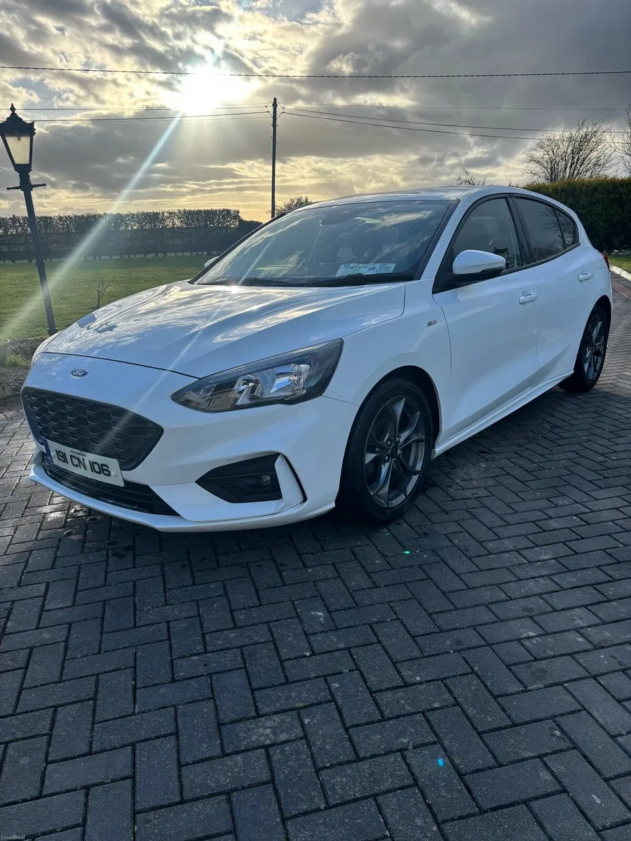 2019 Ford Focus ST Line - Image 2