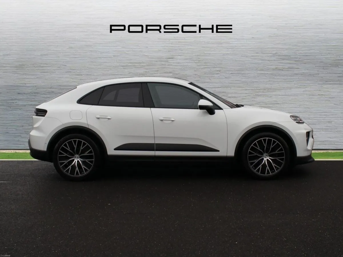 Porsche Macan Electric - Image 4