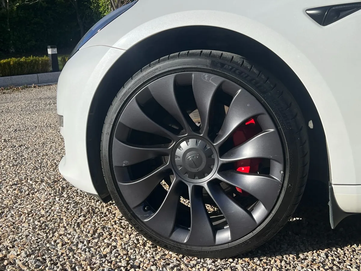 Tesla Model 3 Performance - Image 3