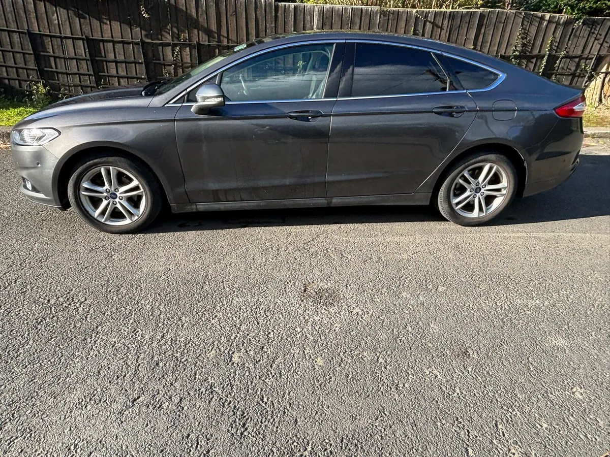 181 Ford Mondeo Titanium - Image 4
