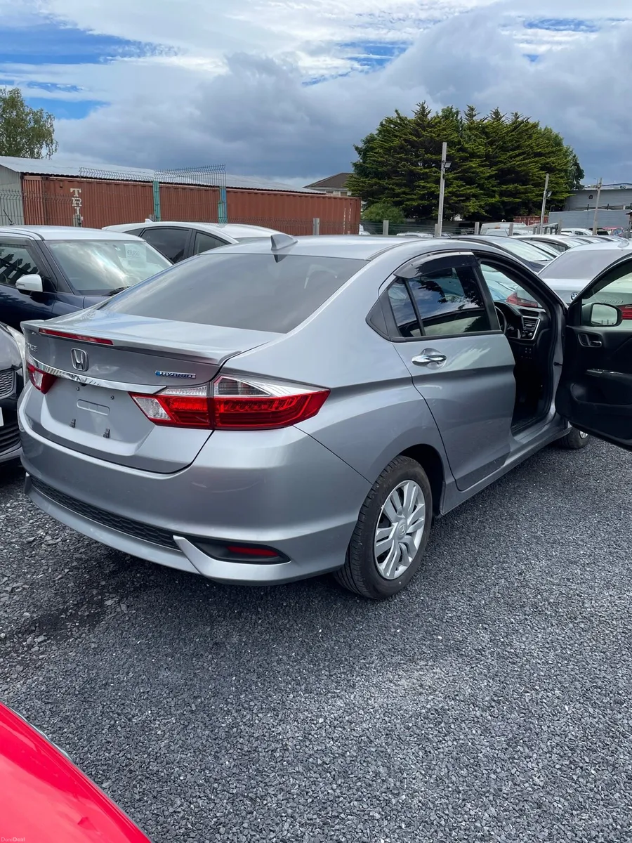 Honda Grace 2017 hybrid - Image 4