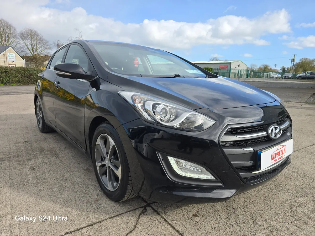 Hyundai i30  1.4 Petrol Deluxe - Image 3