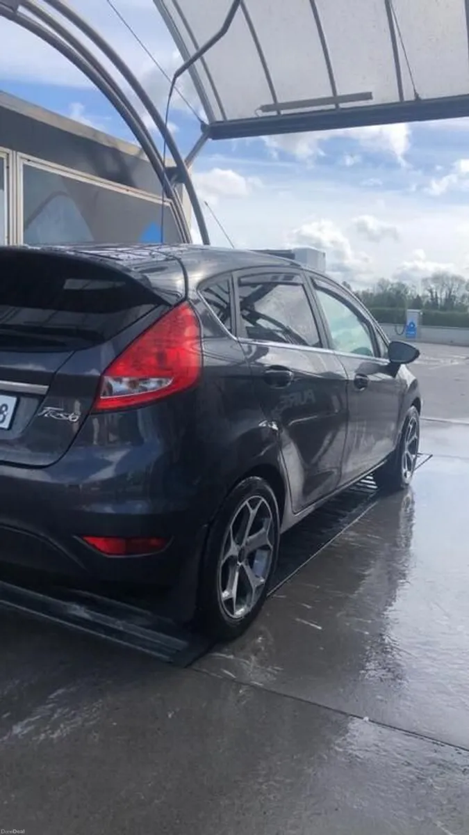 Ford Fiesta Titanium - Image 1