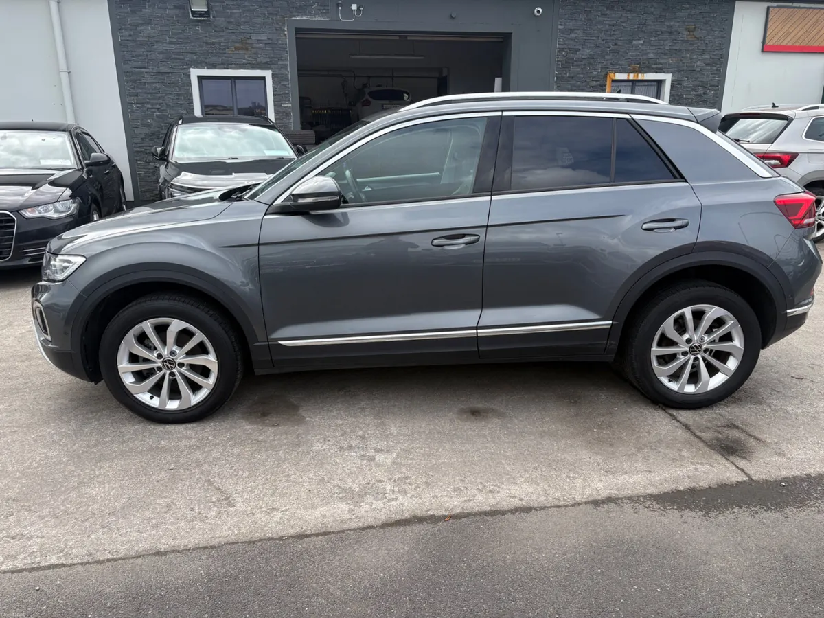 Volkswagen T-Roc 2023 - Image 5