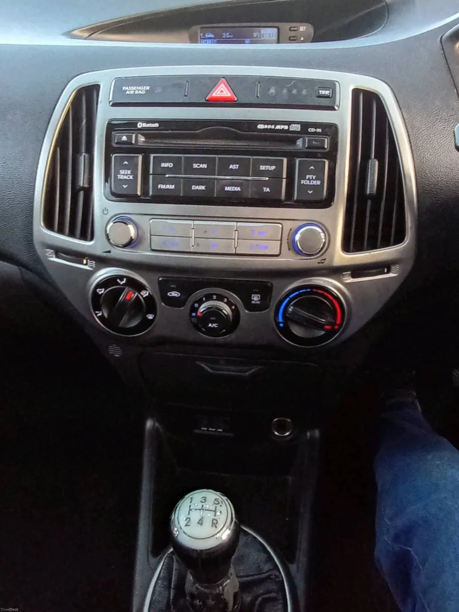 2013 Hyundai i20, 1,.2 Petrol - Image 4
