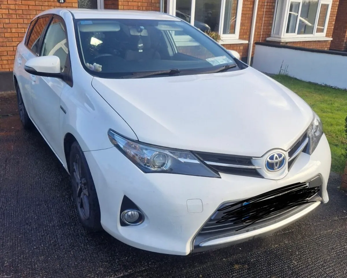 Toyota Auris Self Charging Hybrid - Image 1
