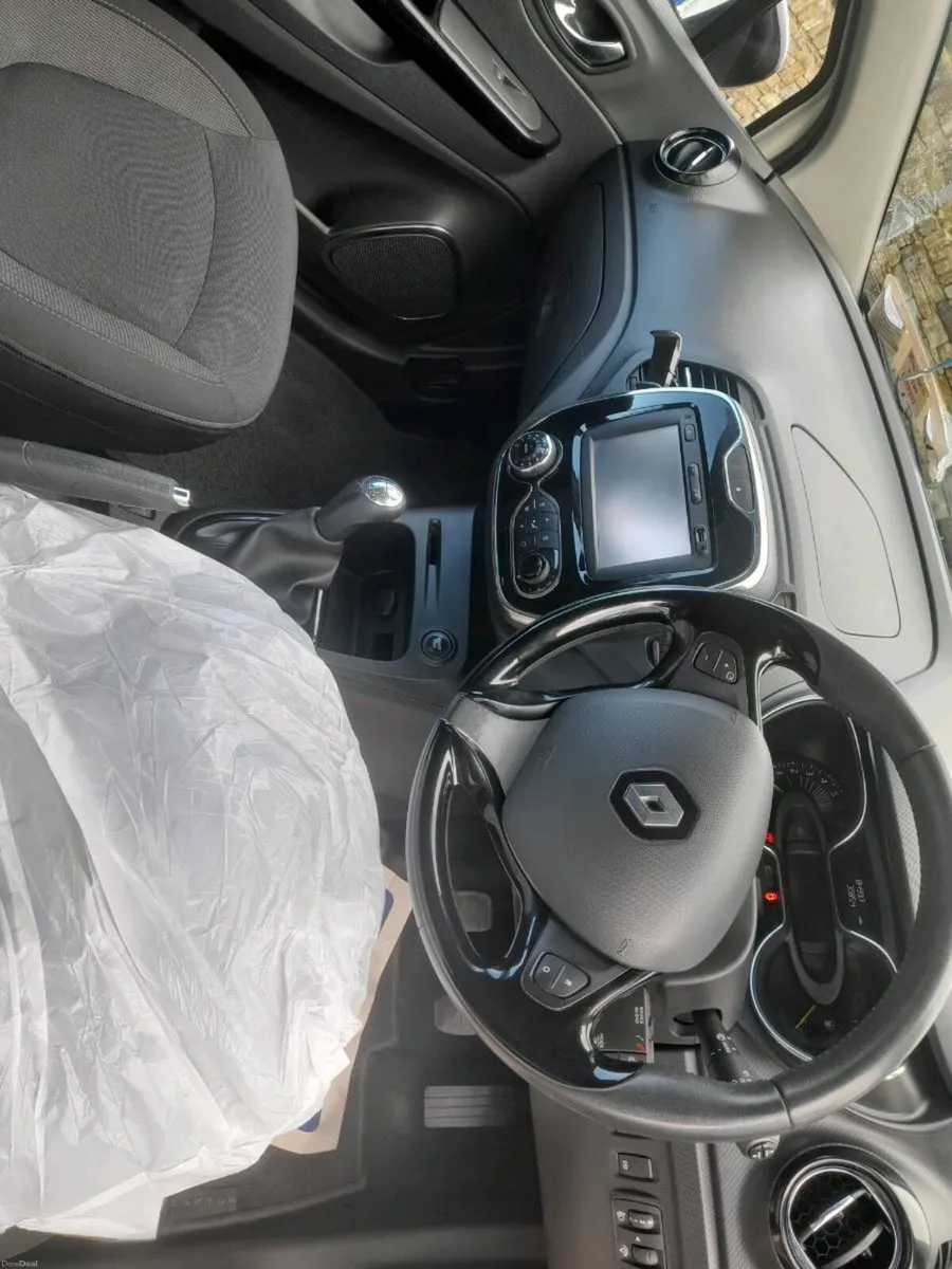 Renault captur 1.0             2015 - Image 3