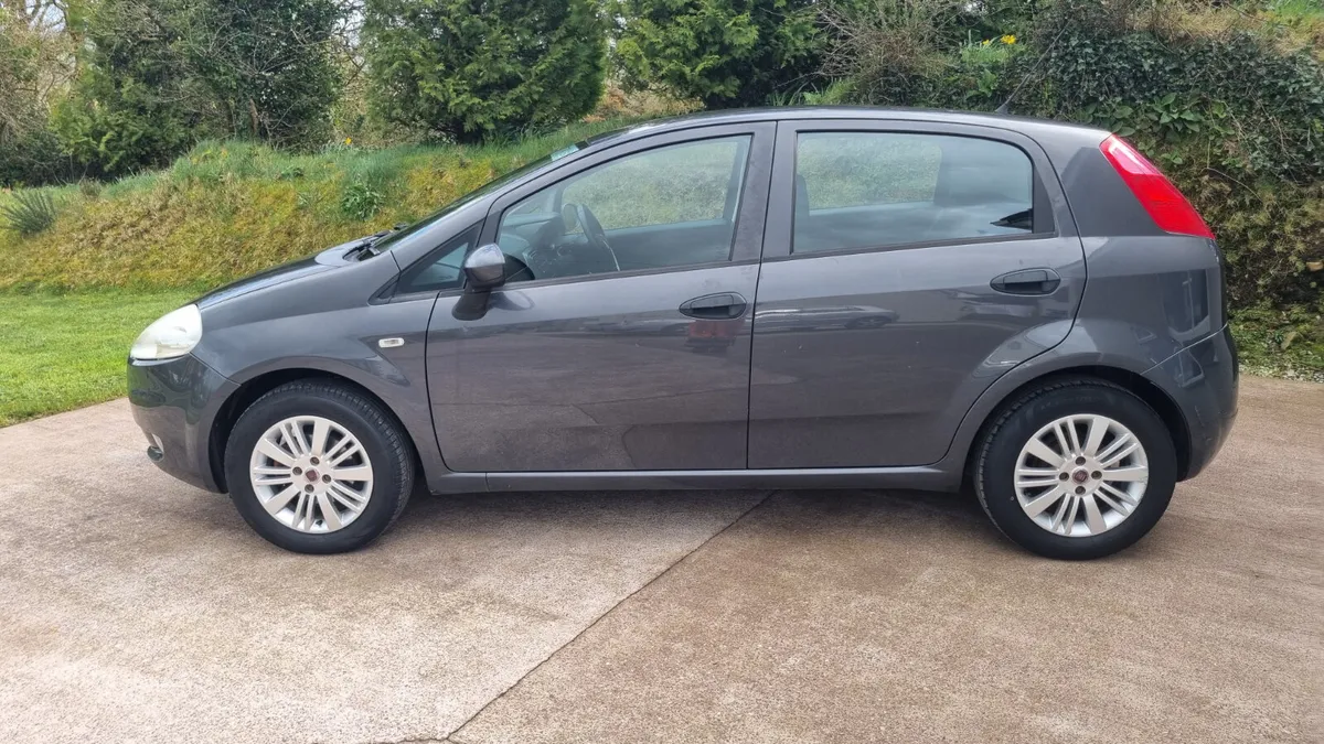 10 FIAT PUNTO PETROL NCT 02/27 TAX 04/26 - Image 2