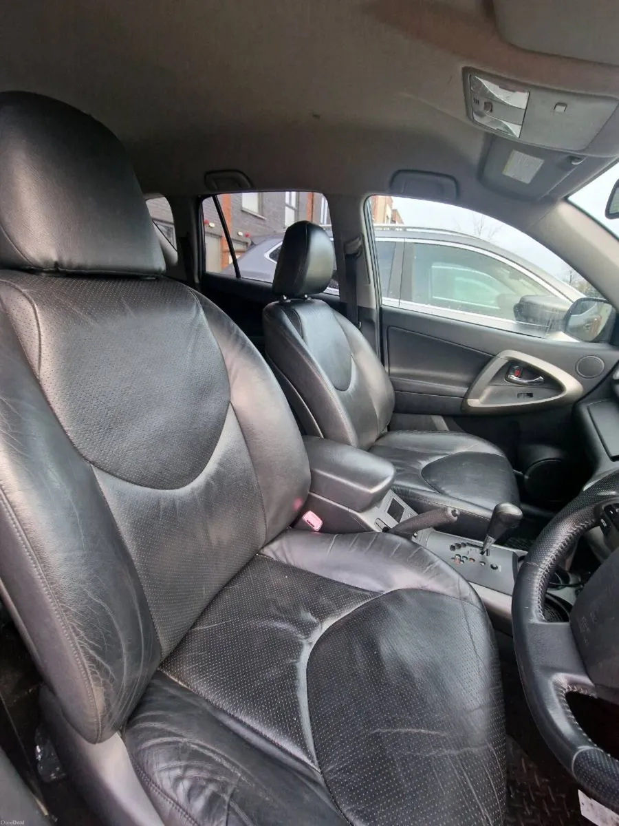 TOYOTA RAV4 2010 AUTOMATIC - Image 3