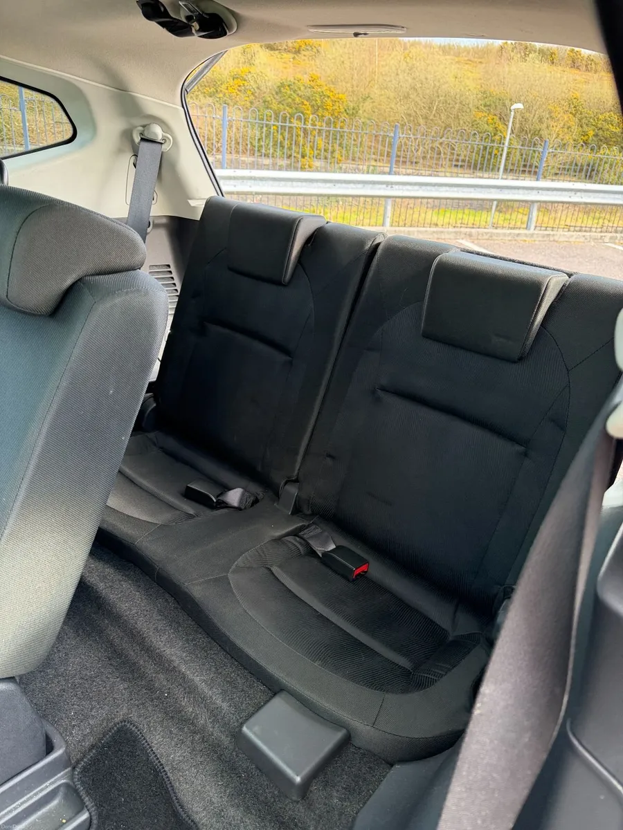 Nissan Qashqai+2 2010 - Image 4
