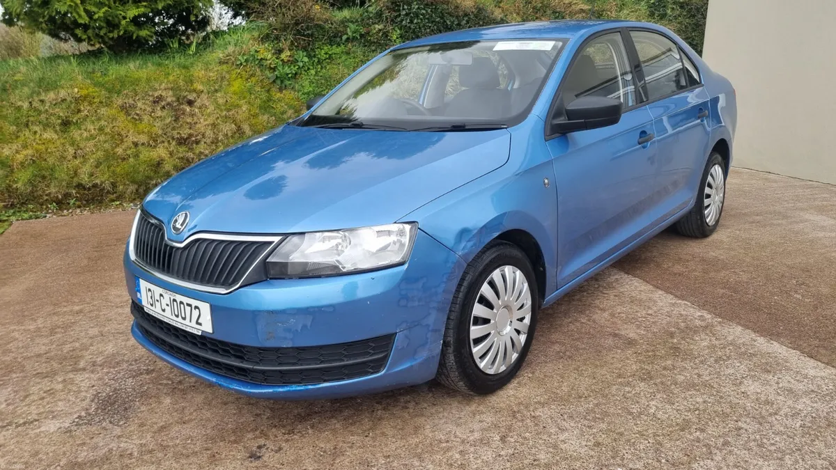 13 SKODA RAPID PETROL NCT 03/27 TAX €200 - Image 4
