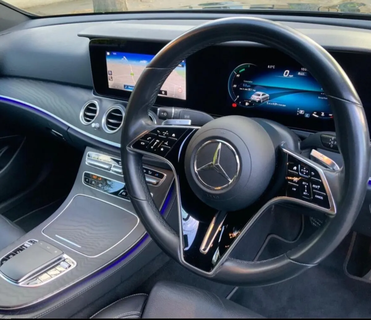 Mercedes-Benz E-Class 2022 - Image 4