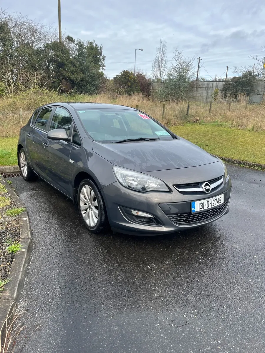 Opel Astra J 2013 - Image 1