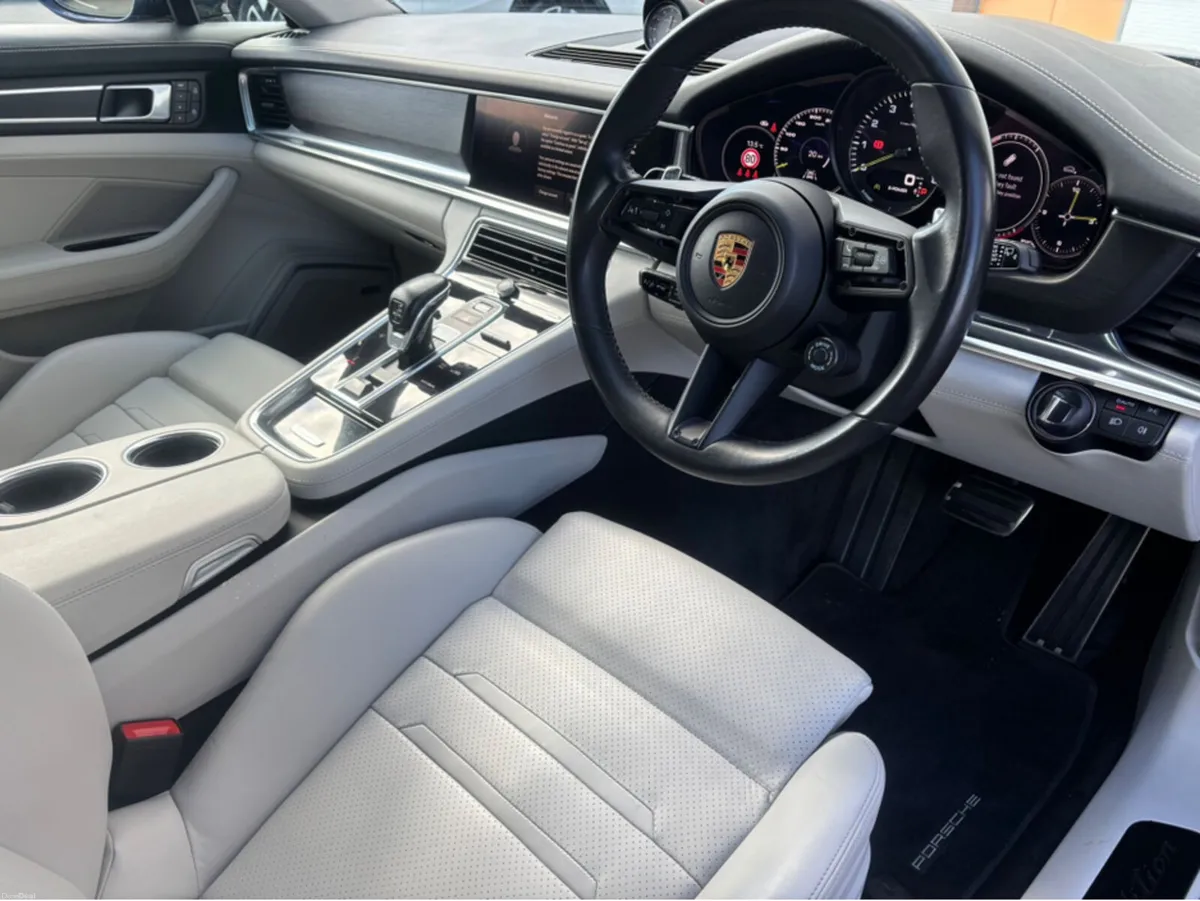 Porsche Panamera 4 E-HYBRID SPORT TURISMO 5DR AUTO - Image 2