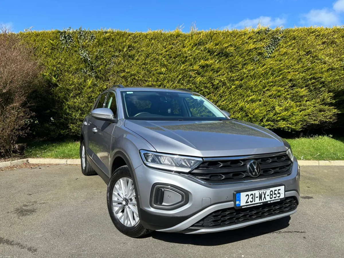 Volkswagen T-Roc LIFE 2.0 TDI MANUAL 6SPEED FWD 11 - Image 2