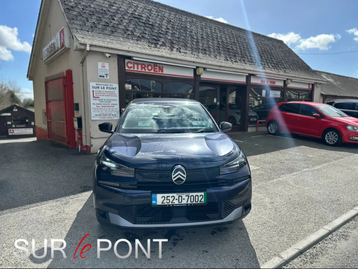 Citroen C4 X PLUS 54KWH 156HP MY52 4DR - Image 2