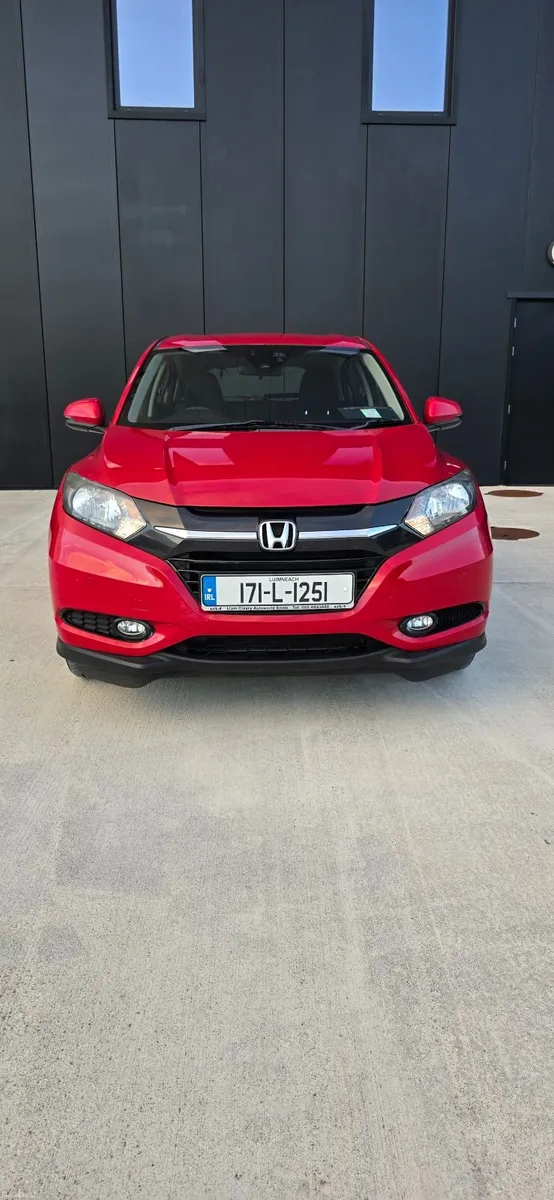 Honda HR-V 2017 Diesel - Fully Serviced - Image 5