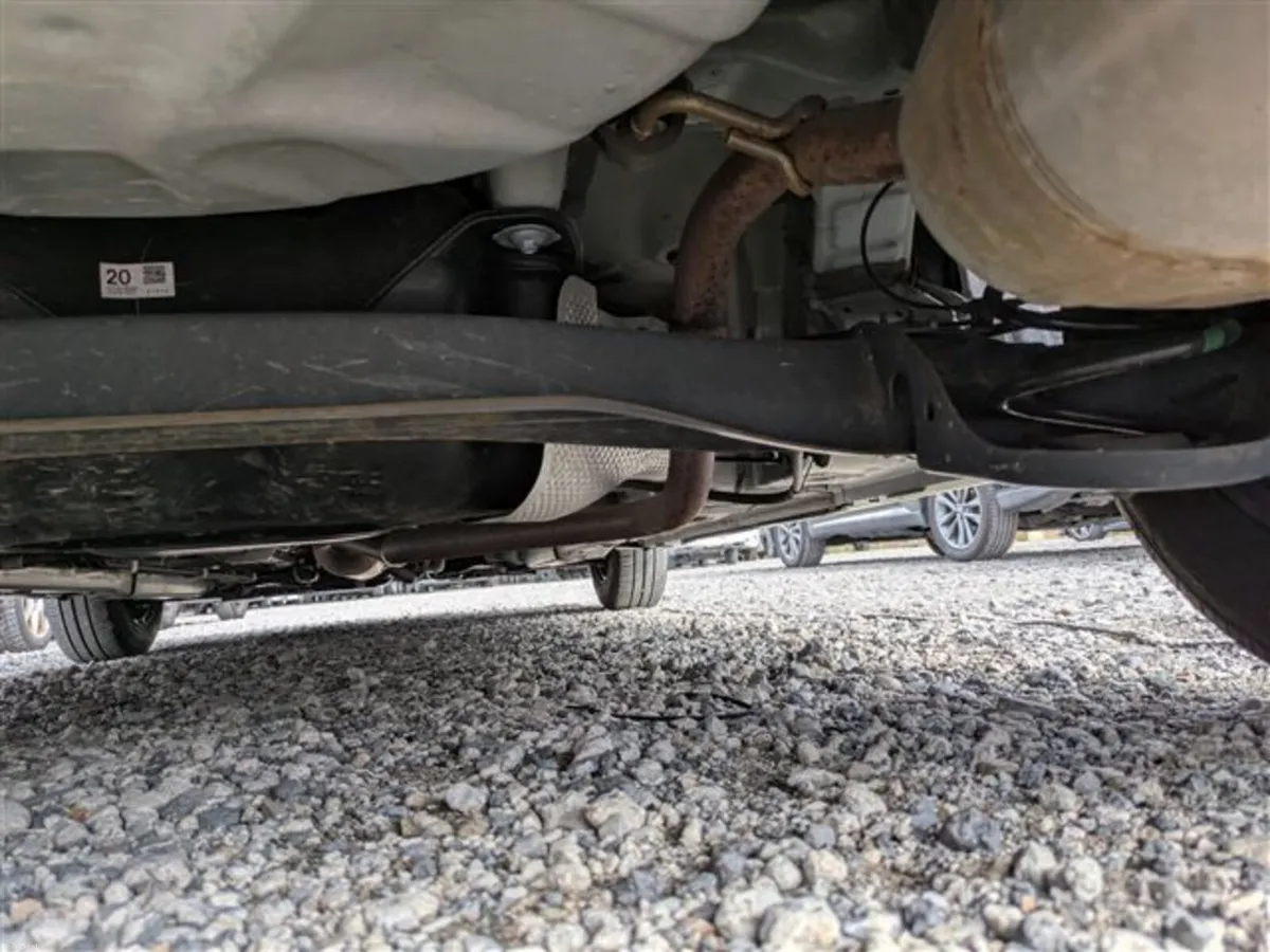 Toyota Yaris 2020 automatic 1L - Image 3