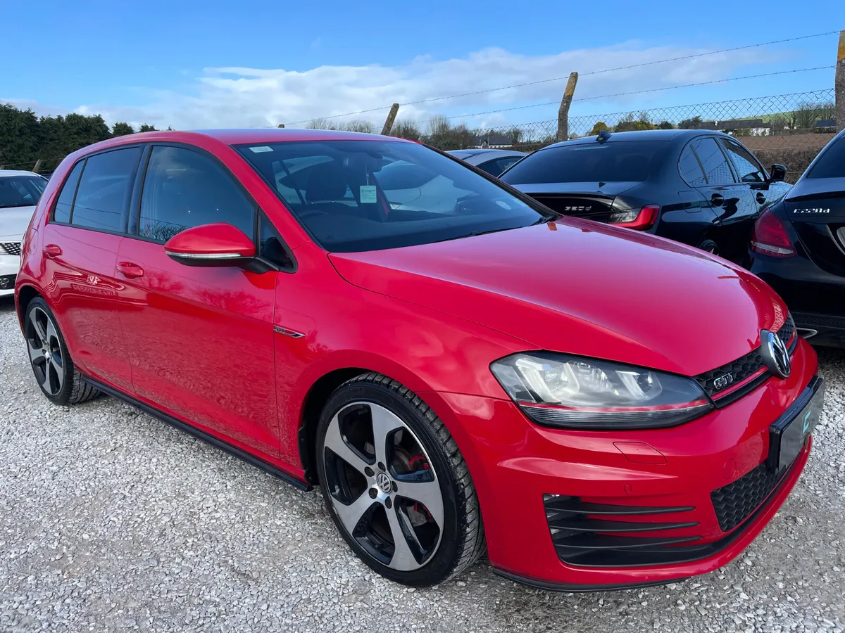 Volkswagen Golf GTI - Image 4