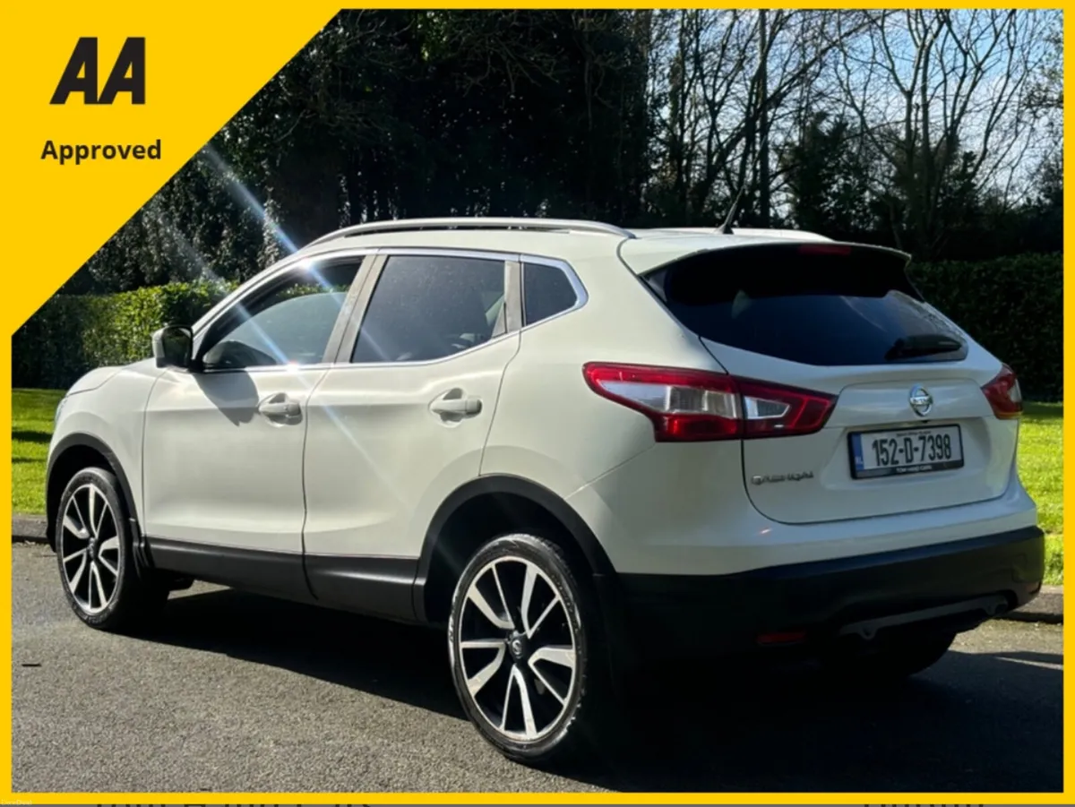 Nissan Qashqai 1.6 SV PREMIUM 4X4 2015 *LOW KLMS* - Image 4