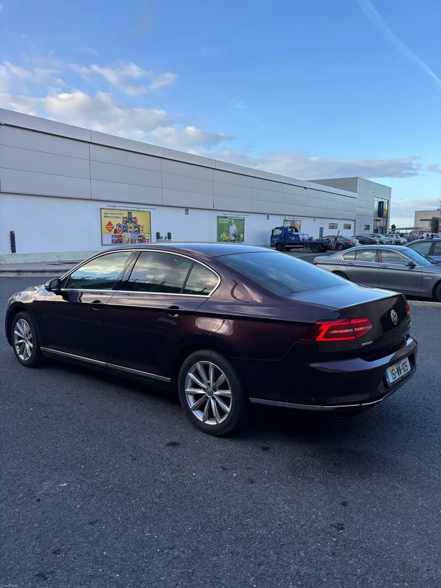 Volkswagen Passat - Image 4