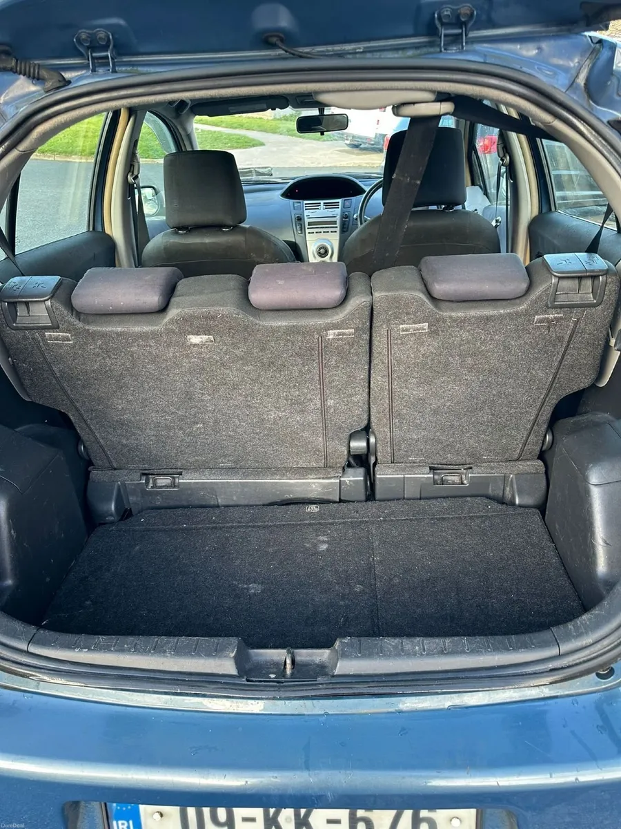 Toyota Yaris 2009 - Image 4