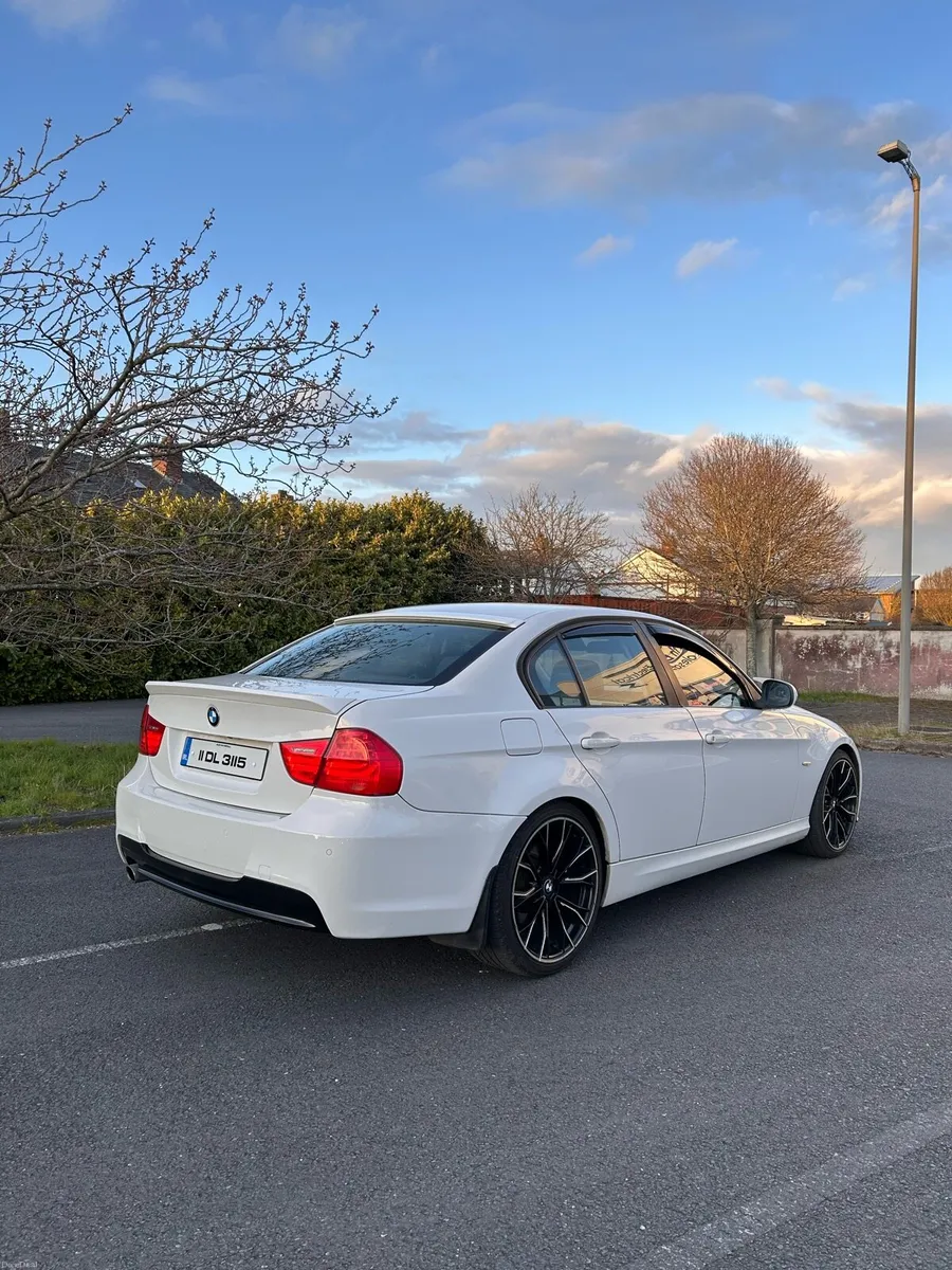 2011 BMW E90 320d - Image 4