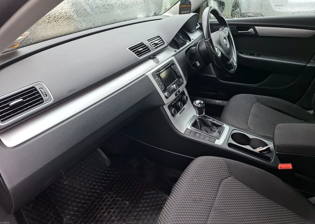 Volkswagen Passat 2012 - Image 3